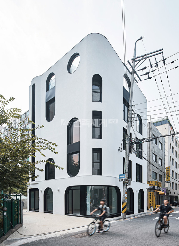 Neighborhood Living Facility - Seamless Architecture